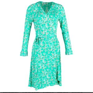 DVF Diane Von Furstenberg  Karina Printed Wrap Dress in Green Silk Size XS NWT
